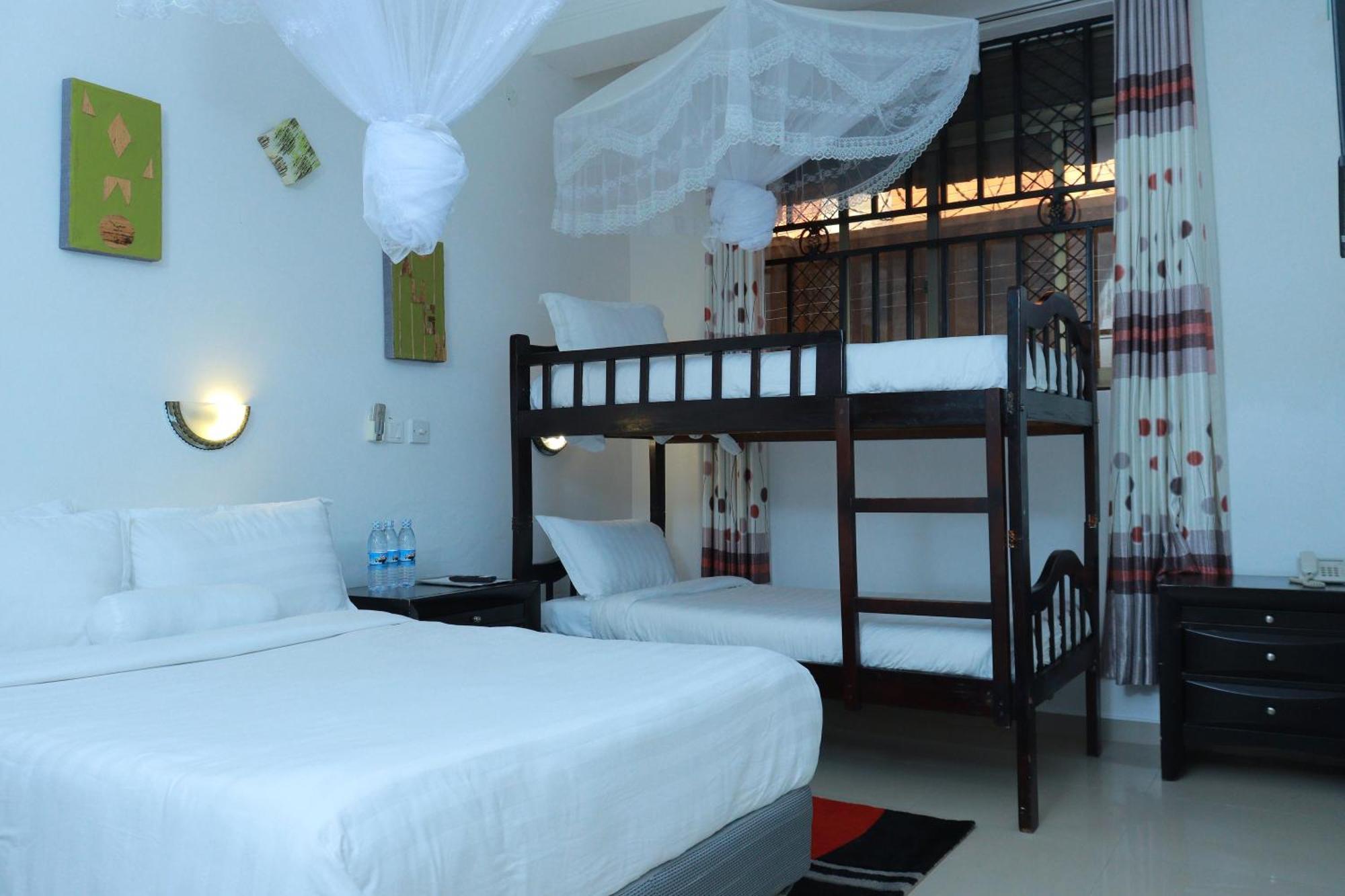 Mowicribs Hotel And Spa Entebbe Exteriér fotografie