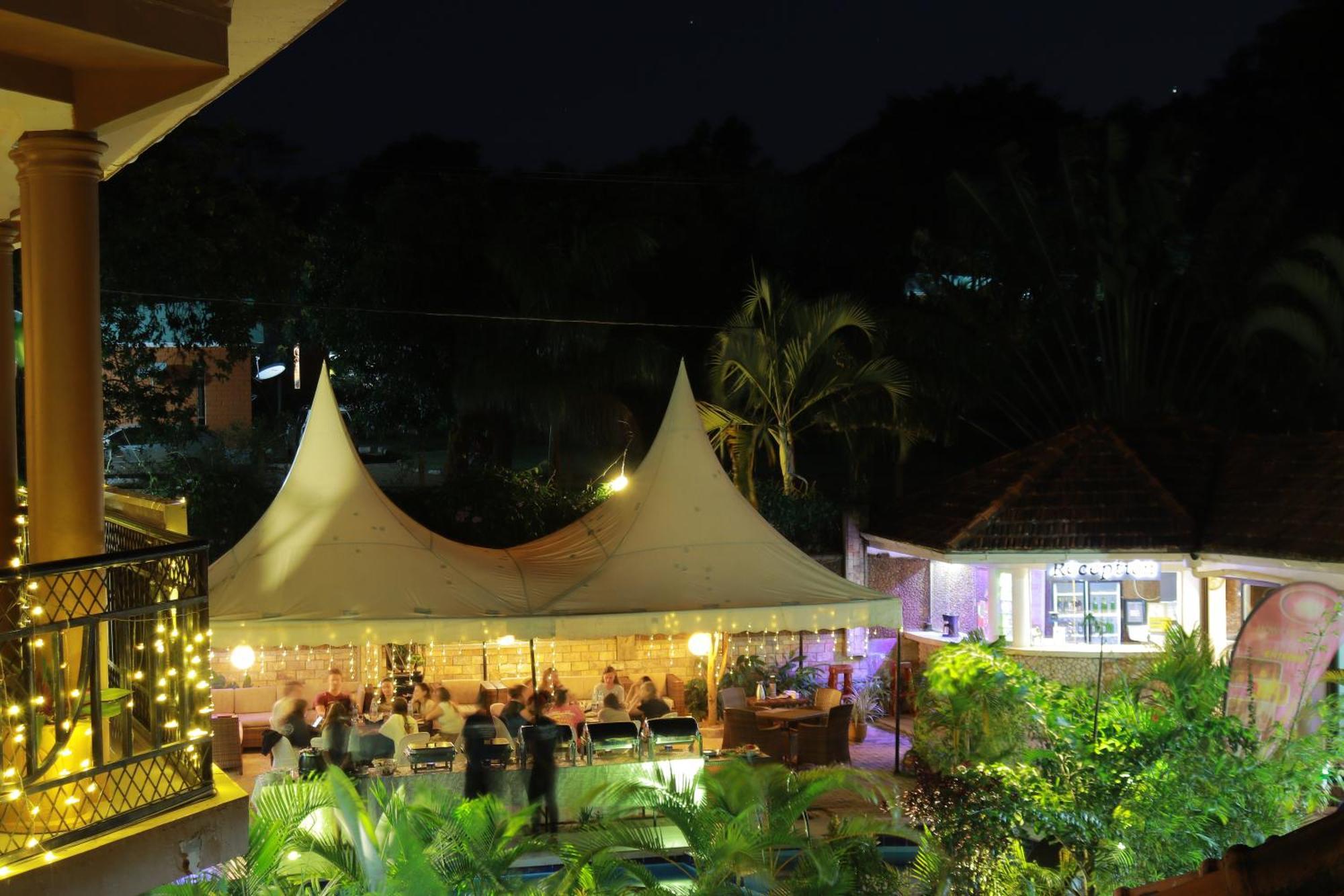 Mowicribs Hotel And Spa Entebbe Exteriér fotografie