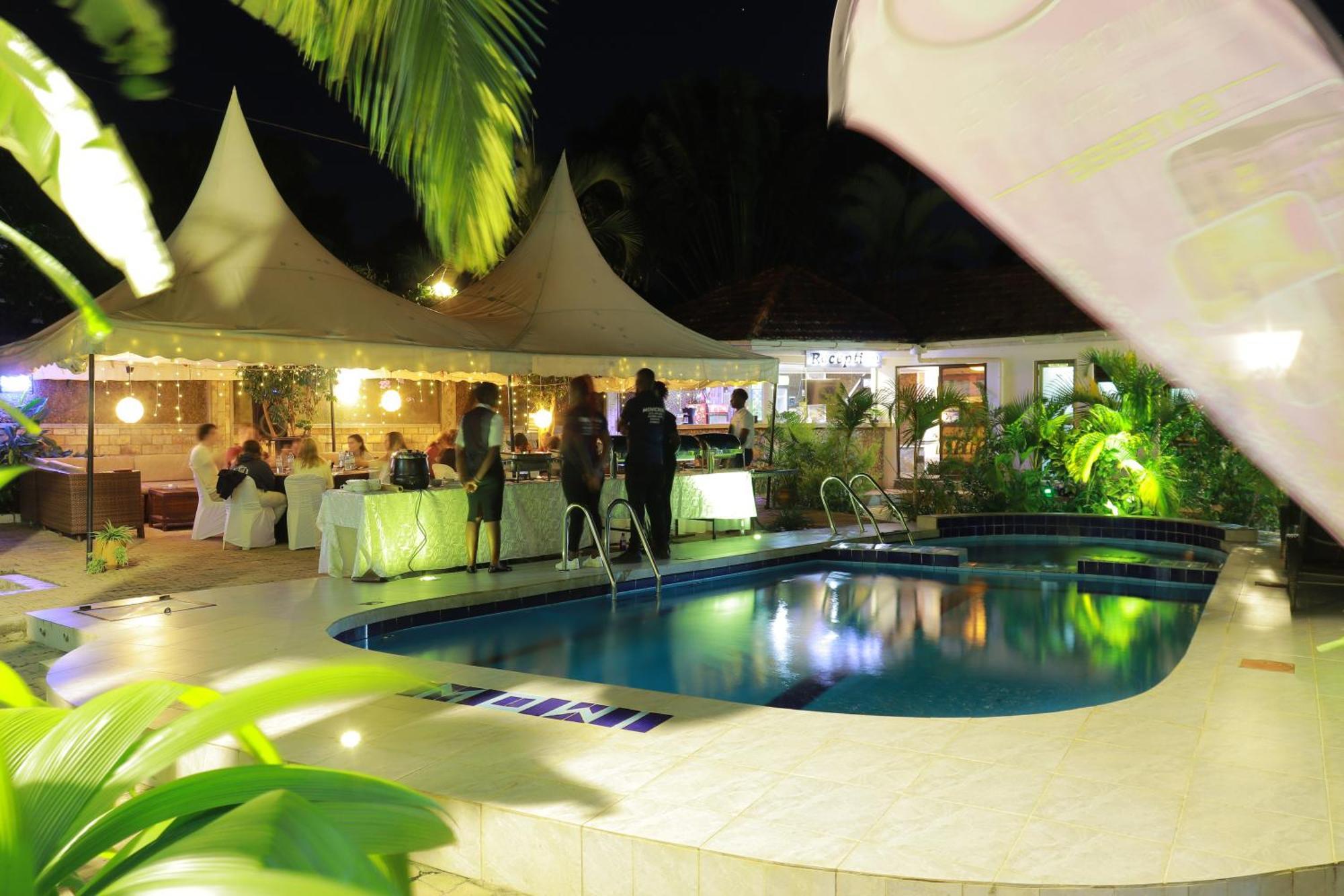 Mowicribs Hotel And Spa Entebbe Exteriér fotografie
