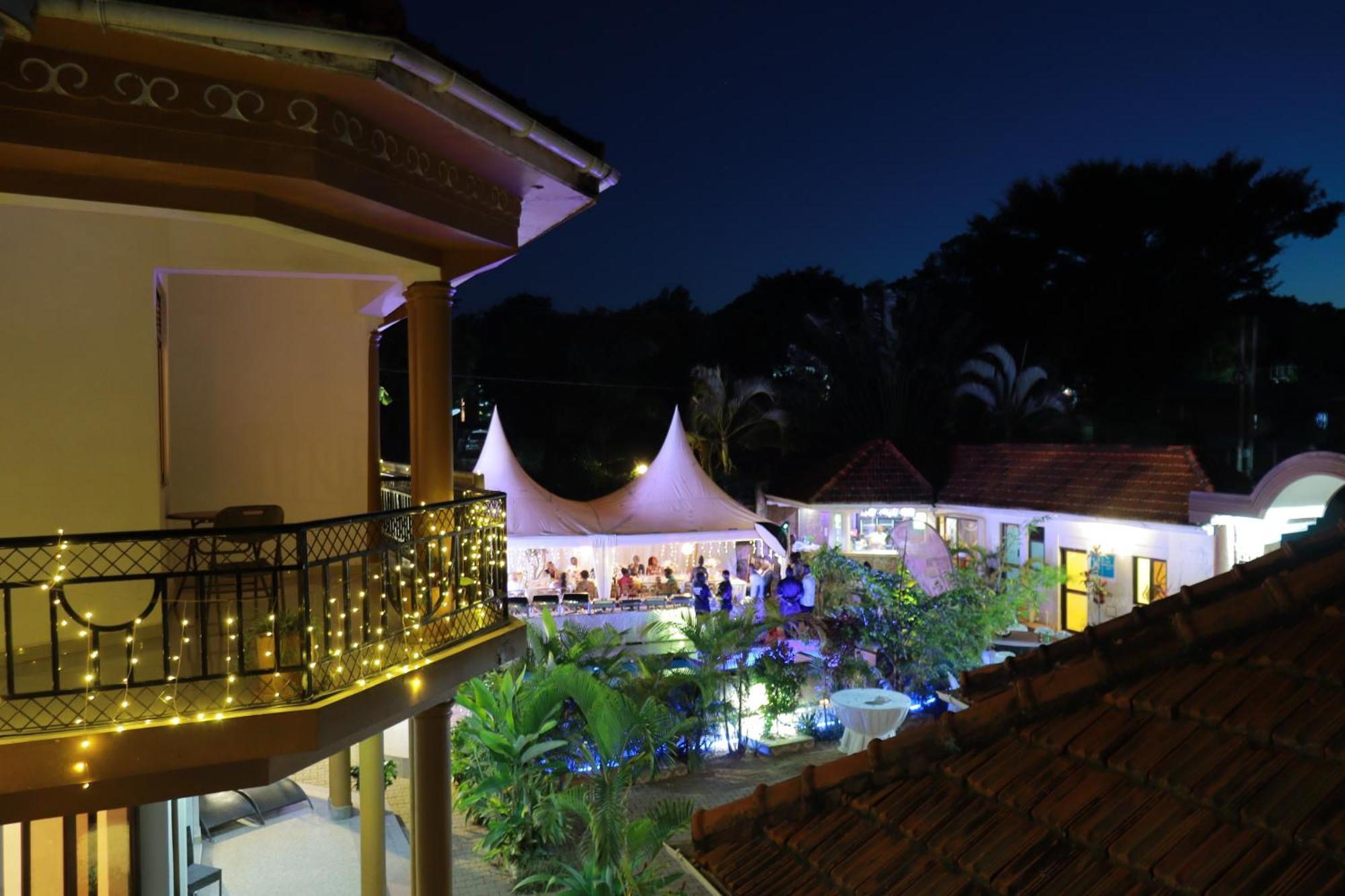 Mowicribs Hotel And Spa Entebbe Exteriér fotografie