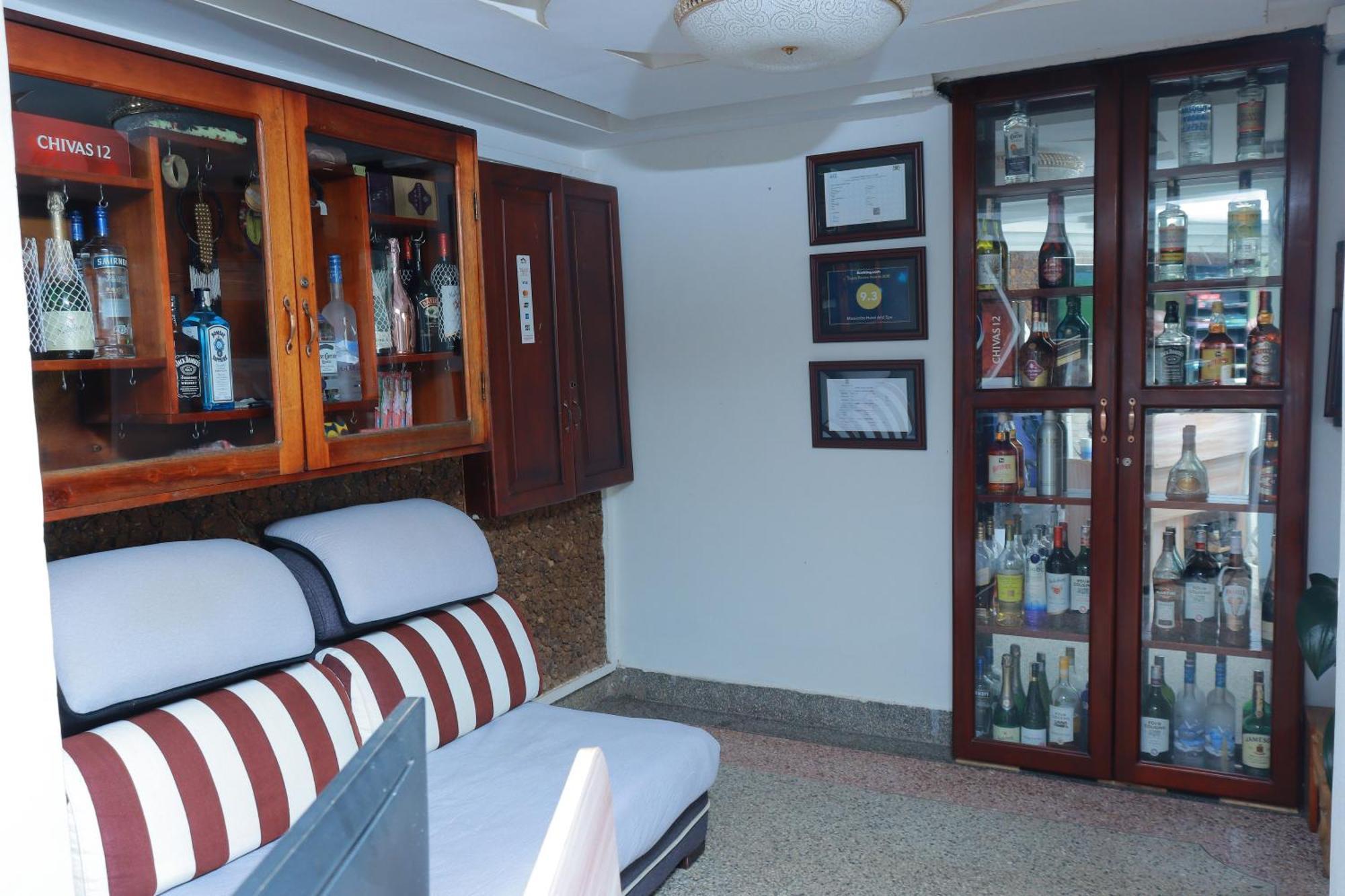 Mowicribs Hotel And Spa Entebbe Exteriér fotografie