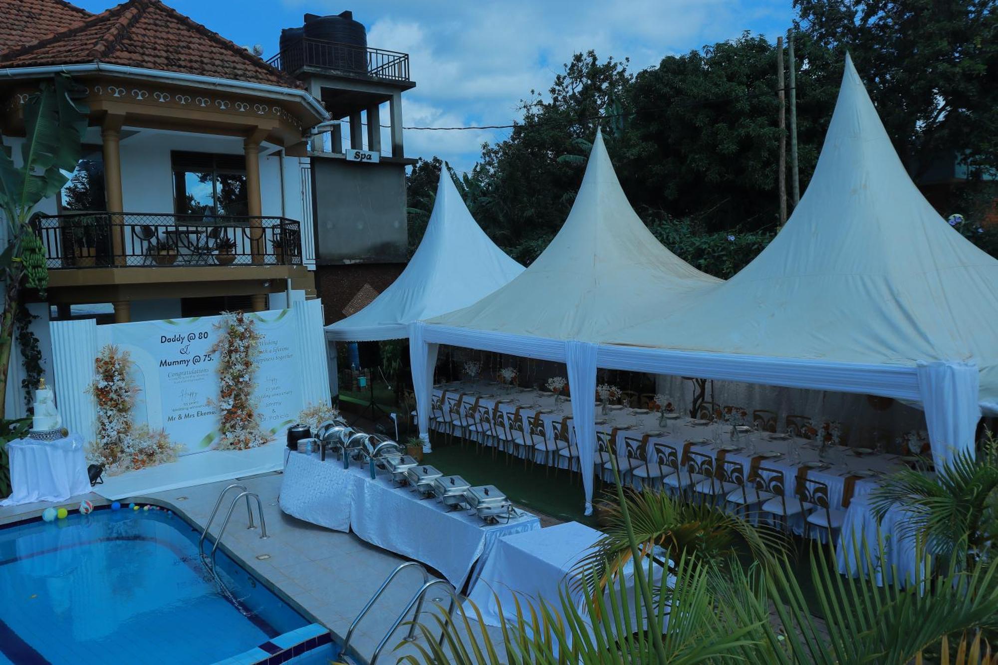 Mowicribs Hotel And Spa Entebbe Exteriér fotografie